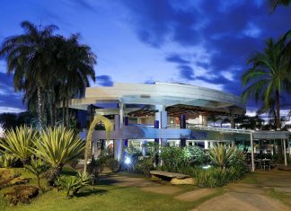 BierFass Lago recebe show da cantora Adriana Samartini