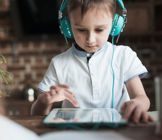 Brasileira lança aplicativo para alfabetização de crianças com autismo