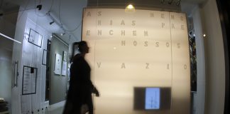 Minimalismo é inspiração: confira nova vitrine da cidade