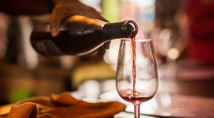 Nola Gastrobar lança open bar às quartas e brunch mensal