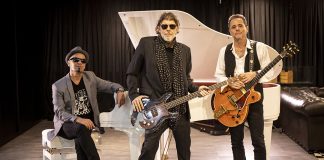 Titãs Trio acústico pela primeira vez em Brasília