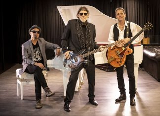 Titãs Trio acústico pela primeira vez em Brasília