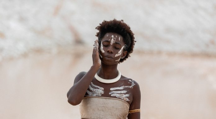 Nãnan Canta África na CAIXA Cultural Brasília