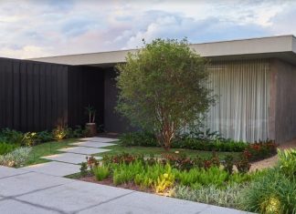 Paisagismo evidencia residência na capital