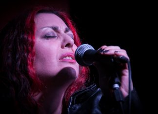 Cantora argentina Val Klay lança seu primeiro CD