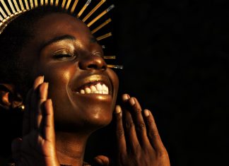 Bloco É de Nãnan 2020 desfila cultura afro-brasileira