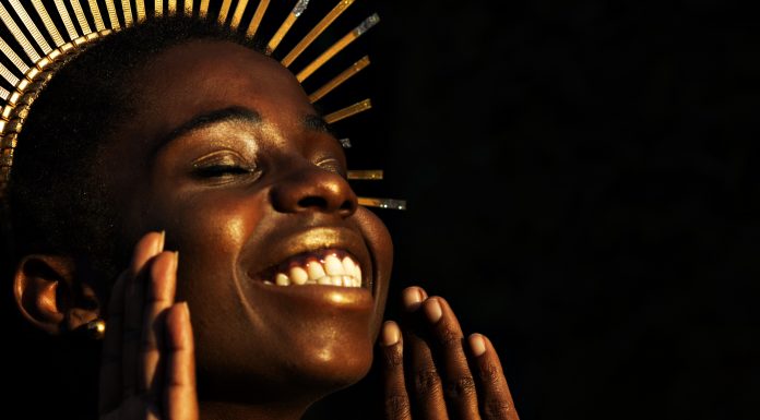 Bloco É de Nãnan 2020 desfila cultura afro-brasileira