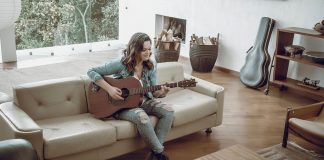 Daniela Firme lança seu novo EP com show no Clube do Choro