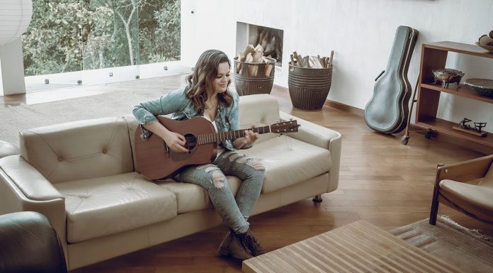 Daniela Firme lança seu novo EP com show no Clube do Choro