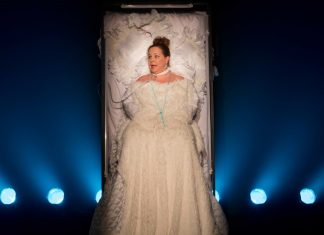 A Valsa de Lili apresenta sessão com tradução em Libras