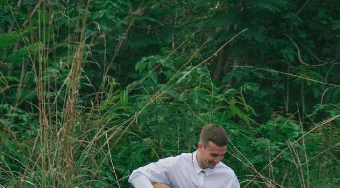 Cantor e multi-instrumentista Junin lança o primeiro EP solo “Músicas para a Janela”