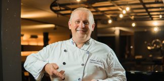 Chef francês Fabien Helleu assina menu da Delicatus Confeitaria