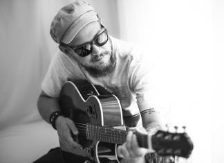 Bruno Z lança o single ‘1960’ no Bar do Kareka