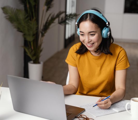 Tecnologia como motor da educação em tempos de pandemia