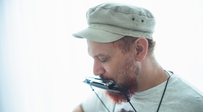 Bruno Z lança música sobre “parceria e amizade cósmica”