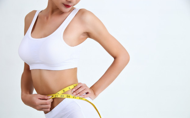 Especialista dá dicas para perder peso e evitar retenção de líquido