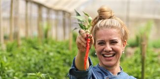 “A força da mulher na gastronomia” é o tema de lives da chef Leninha Camargo