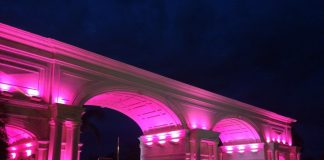 Com campanha de conscientização e pórtico iluminado, Pontão engaja-se no “Outubro Rosa”