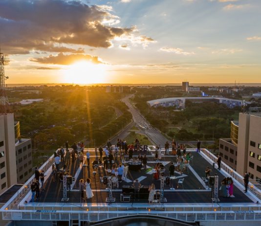 Restaurante Norton celebra o aniversário de Brasília no heliponto do Meliá Brasil 21