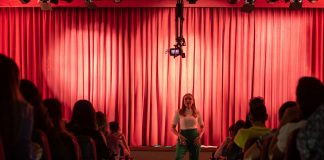 Teatro Brasília Shopping é palco de lançamento de curso de Cátia Damasceno