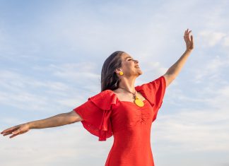 Alessandra Terribili apresenta seu novo disco no Clube do Choro