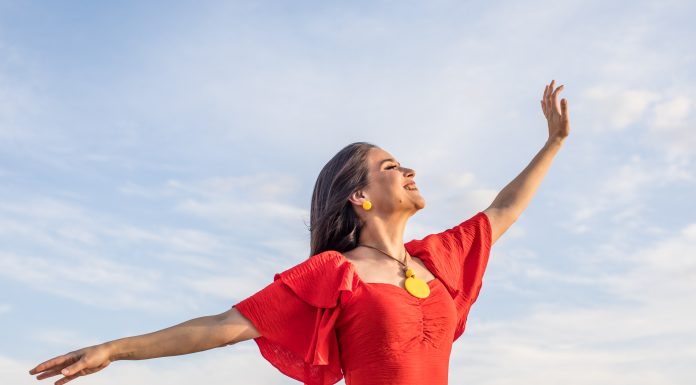 Alessandra Terribili apresenta seu novo disco no Clube do Choro