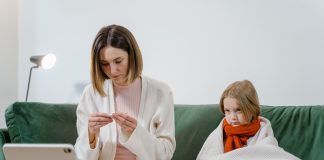 Especialista alerta sobre os perigos de medicar crianças sem acompanhamento médico