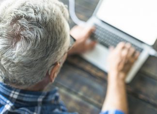 Sem etarismo: pessoas com mais de 50 anos ocupam maior parte dos cargos de liderança no mercado de TI