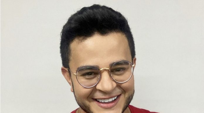 Eldo Gomes palestra no Brasília E-Games Experience sobre influencers gamers