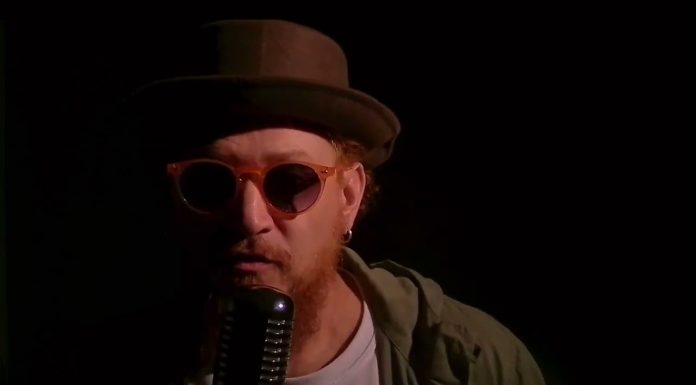 “Estamos vivendo num átomo” é o novo som de Bruno Z