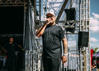 Sarau reúne artistas do DF em batalha de rimas