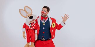 Um Show Mágico com o Palhágico Chou Chou no Espaço Cultural Renato Russo