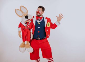 Um Show Mágico com o Palhágico Chou Chou no Espaço Cultural Renato Russo