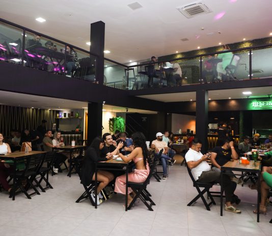 Pedro Paulo e Matheus agitam o palco do New Reserva 61