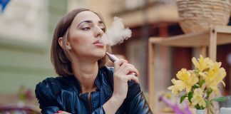 Especialista alerta para impactos do uso do cigarro eletrônico na saúde bucal