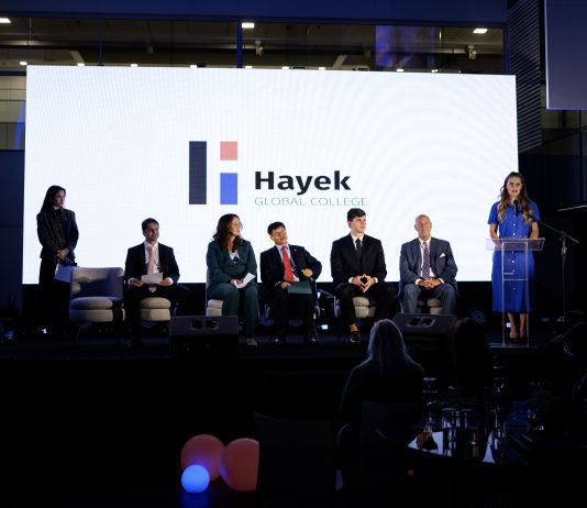 Hayek Global College lança graduação inédita com duplo diploma Brasil-EUA