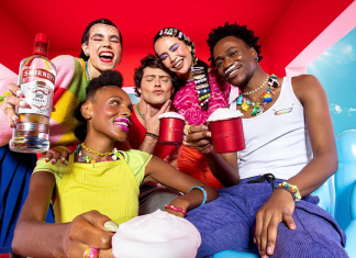 Smirnoff faz história no Lollapalooza Brasil 2025 com drinks sem álcool