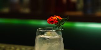 Monet inspira novo bar em Brasília