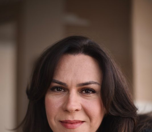 Fábia Mirassos celebra protagonismo travesti em piquenique no CCBB