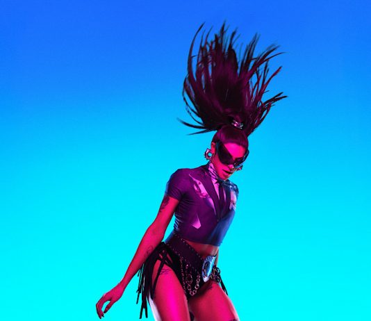 ROXY comemora 11 anos com Pabllo Vittar e o projeto Club Vittar