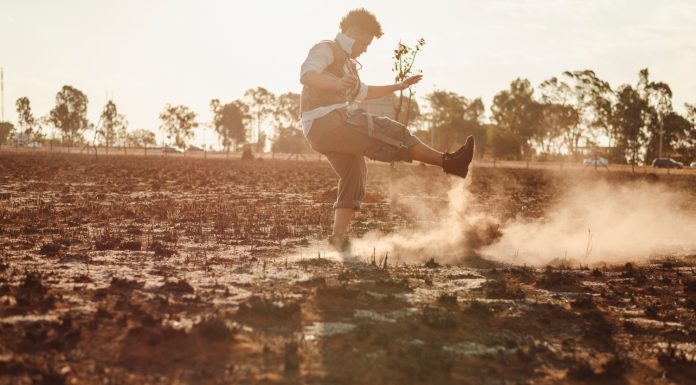 Espetáculo FIM provoca reflexão sobre o esgotamento do planeta e do corpo