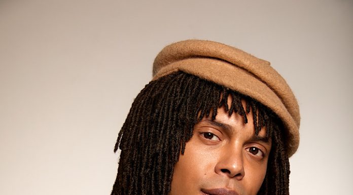 Espetáculo celebra a vida e a obra de Djavan