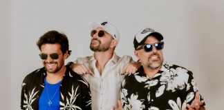 Pré-carnaval do bloco Eduardo & Mônica mistura rock e clima de bloquinho no Galpão 17