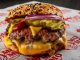 Momo Smash Burgers inaugura no Setor Comercial Sul