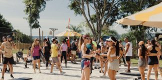 Samba reggae e sunset movimentam o sábado no Cais do Lago