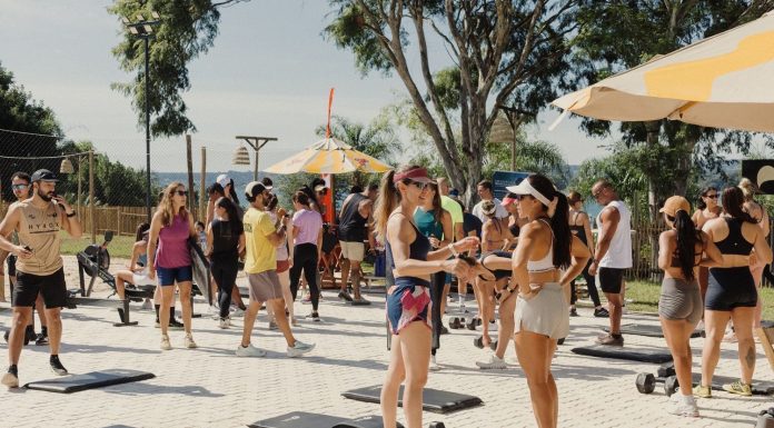 Samba reggae e sunset movimentam o sábado no Cais do Lago