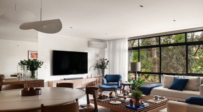 Apartamento em Brasília preserva piso original e transforma memória familiar em protagonista