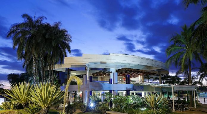 BierFass Lago recebe show da cantora Adriana Samartini