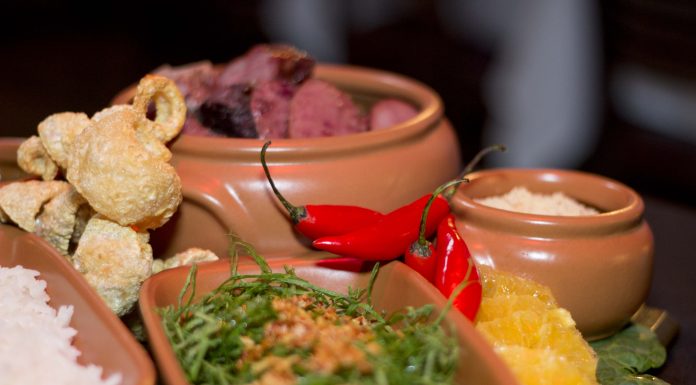 Feijoada com samba agita as sextas-feiras no Universal