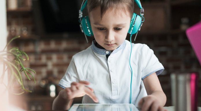 Brasileira lança aplicativo para alfabetização de crianças com autismo